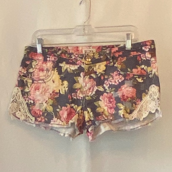Mudd Pants - Mudd womens medium micro shorts grey floral cotton low rise boho lace whimsygoth